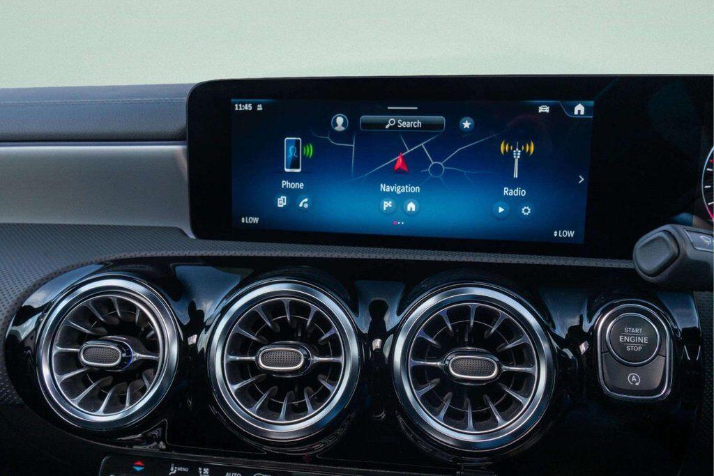 Mercedes-Benz CLA view 13