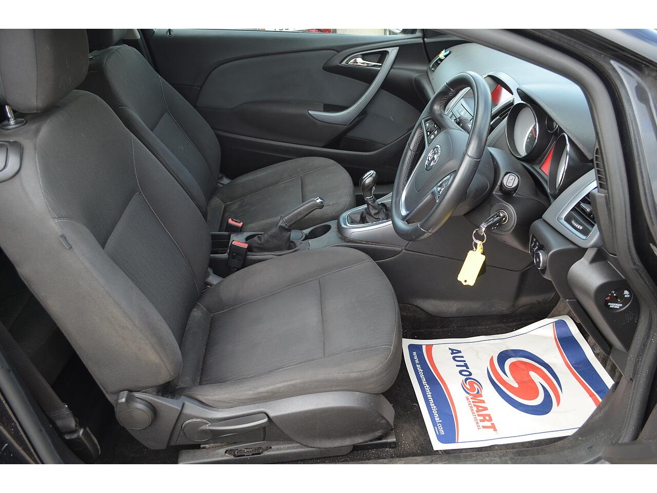 Vauxhall Astra GTC view 13