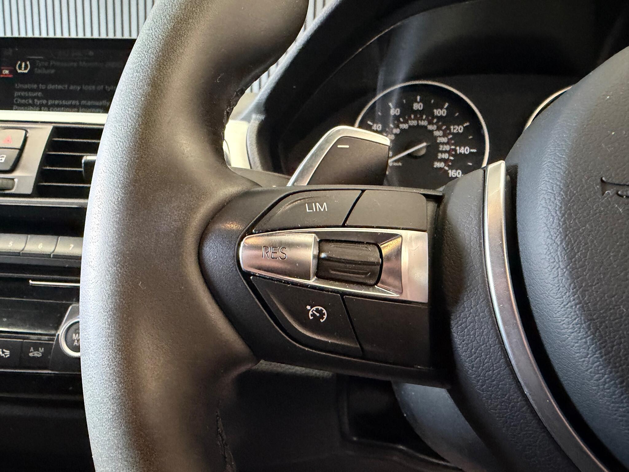 BMW 3 Series view 40