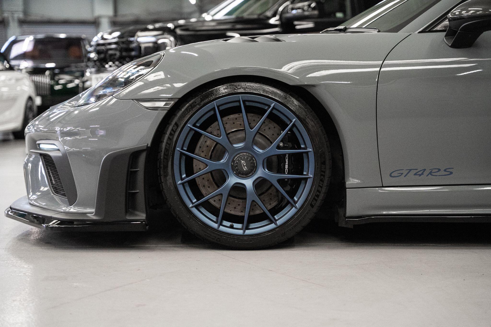 Porsche Cayman view 21