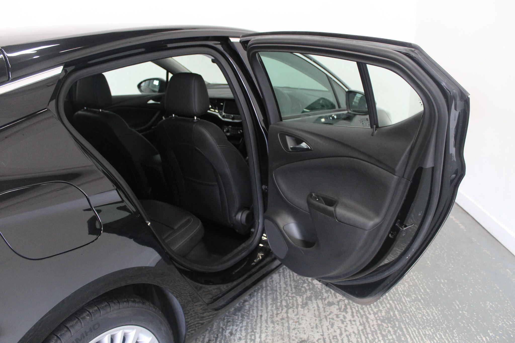 Vauxhall Astra view 25