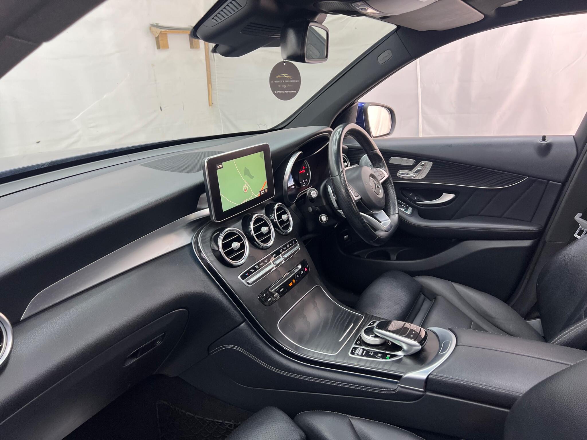 Mercedes-Benz GLC view 14