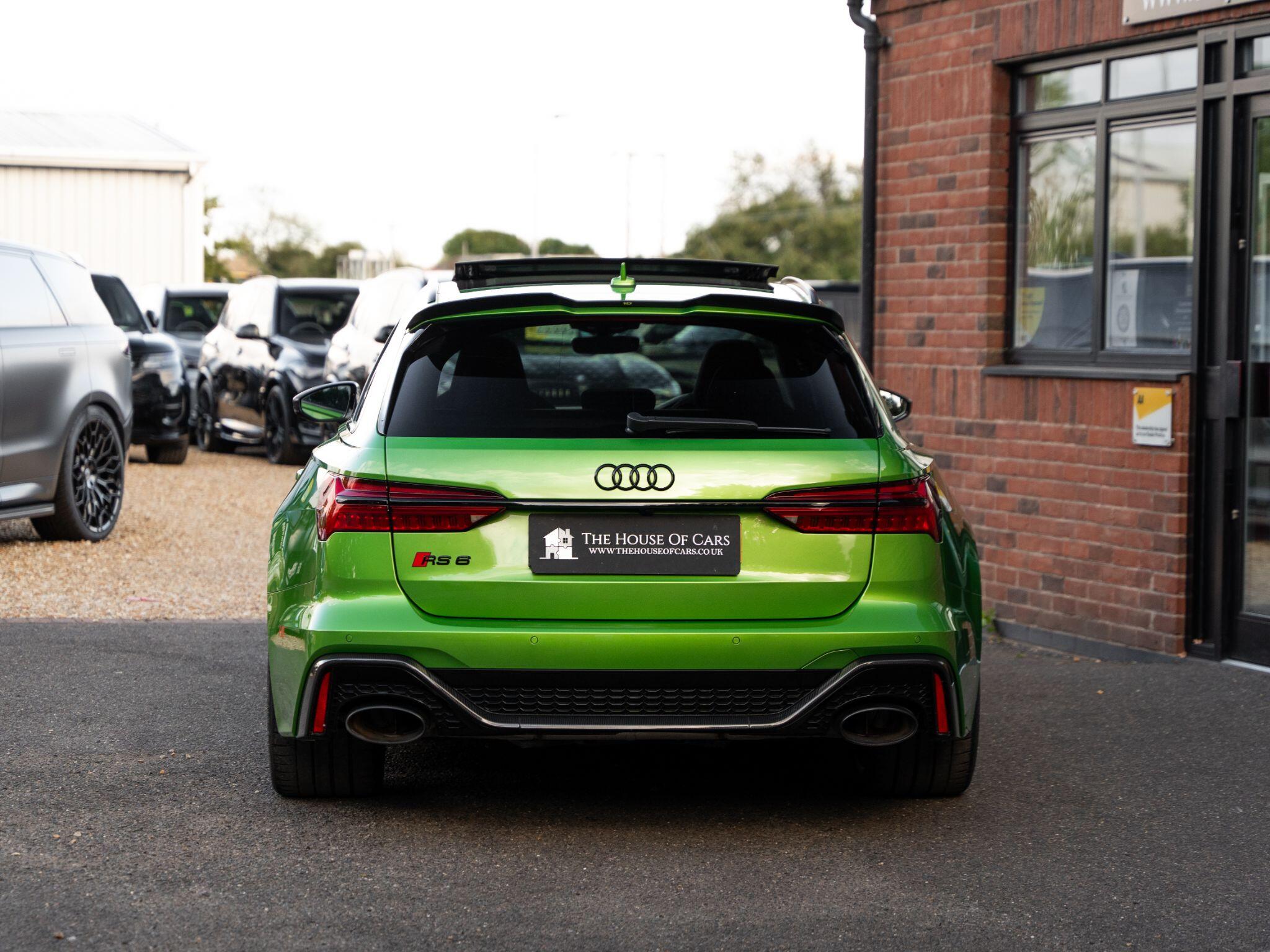 Audi RS6 Avant view 13
