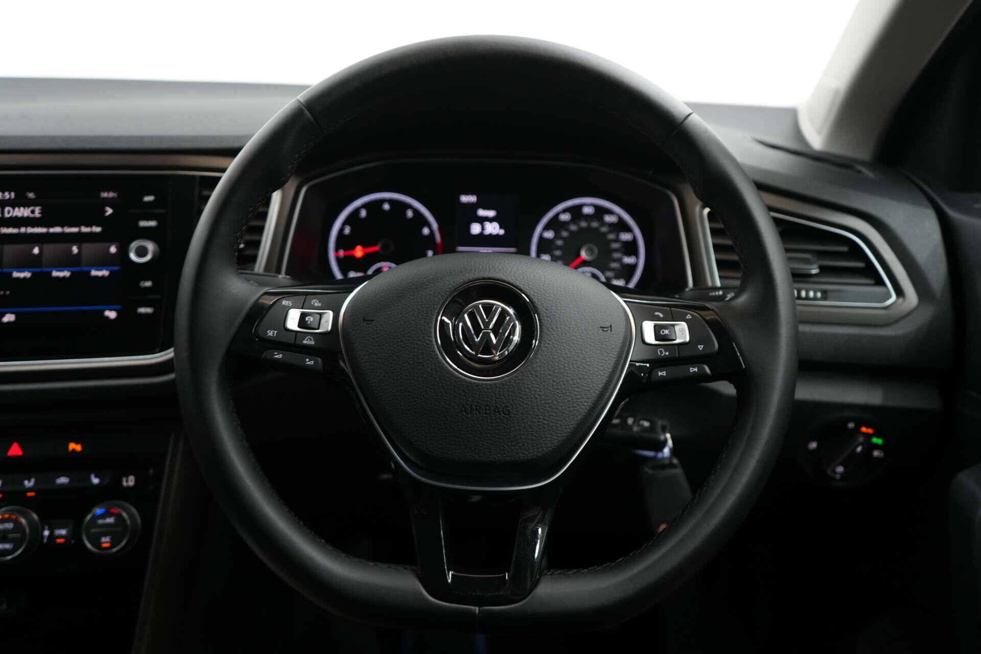 Volkswagen T-Roc view 40