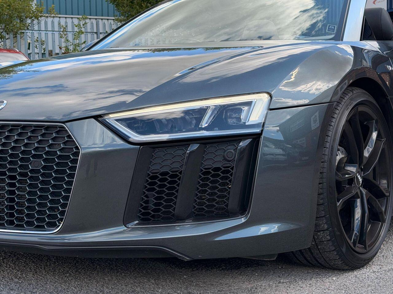 Audi R8 view 19