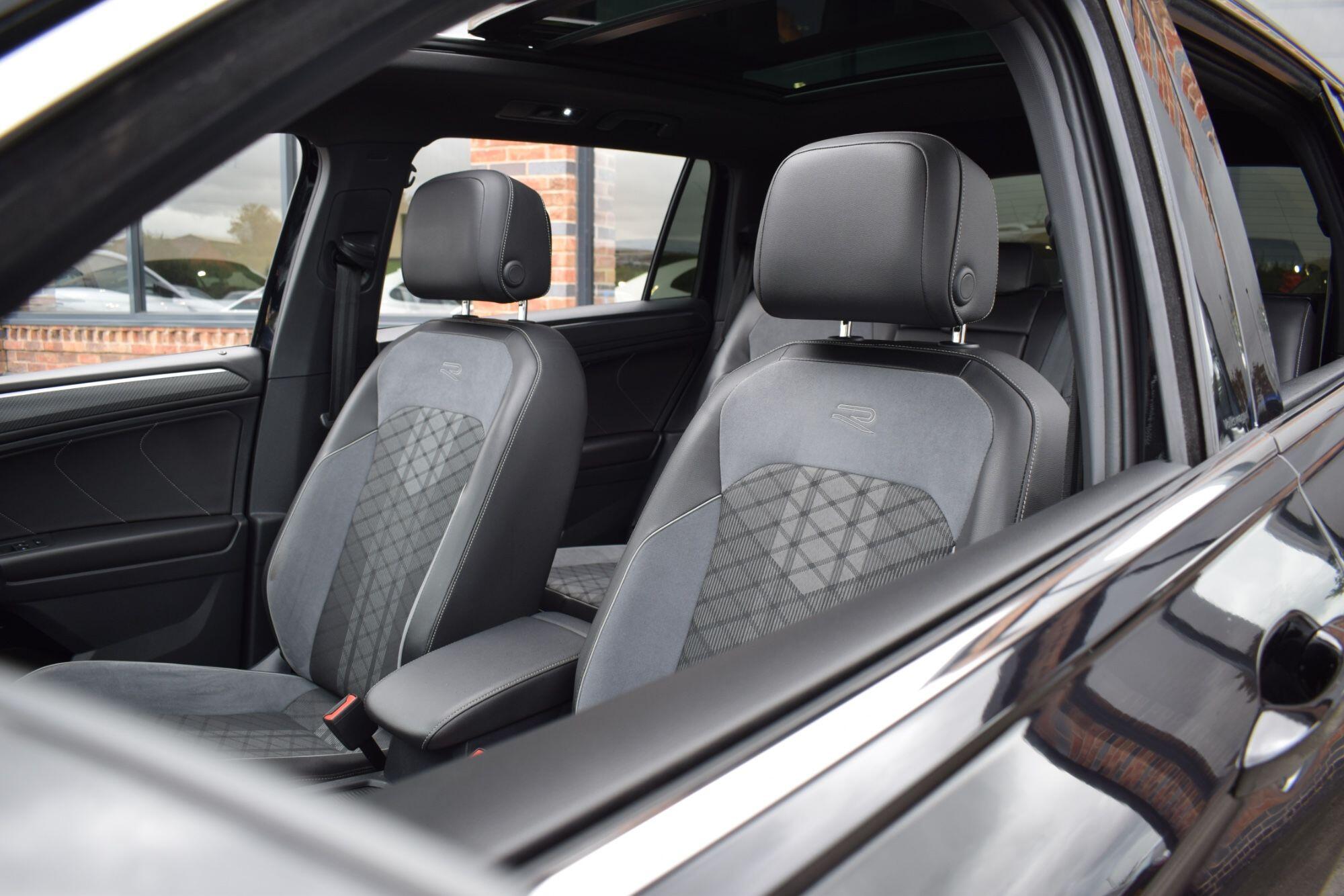 Volkswagen Tiguan Allspace view 32
