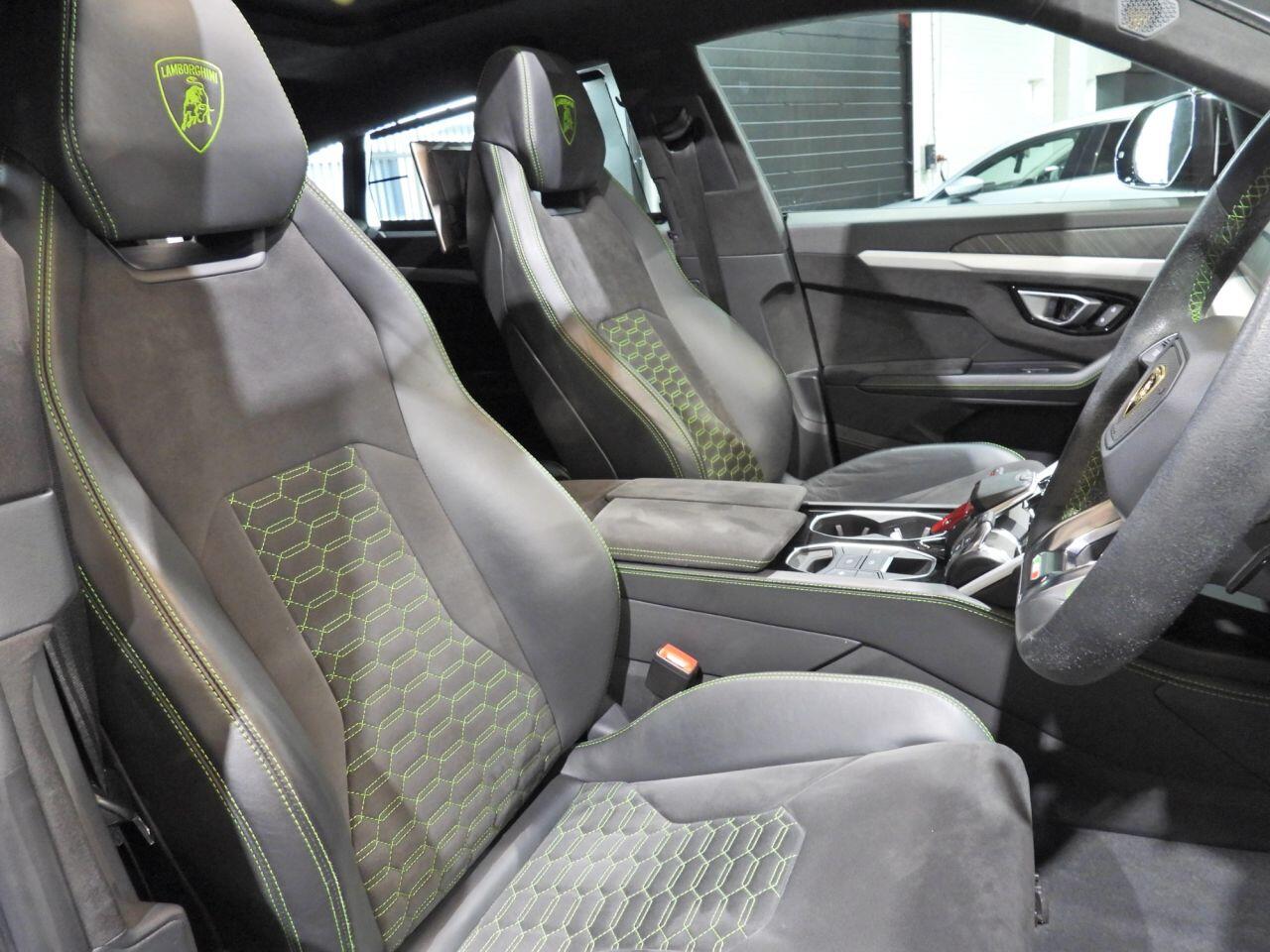 Lamborghini Urus view 54