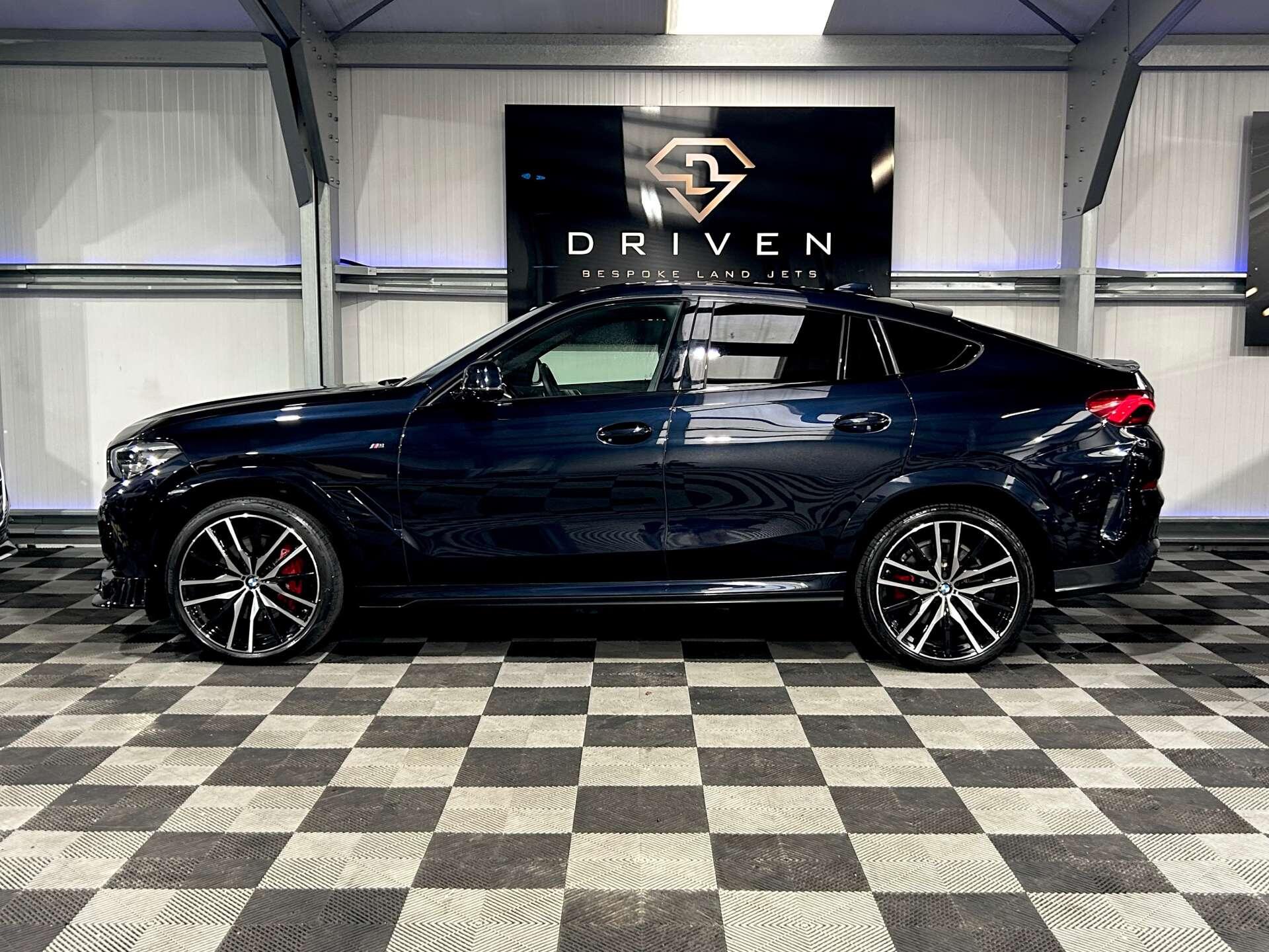 BMW X6 view 12