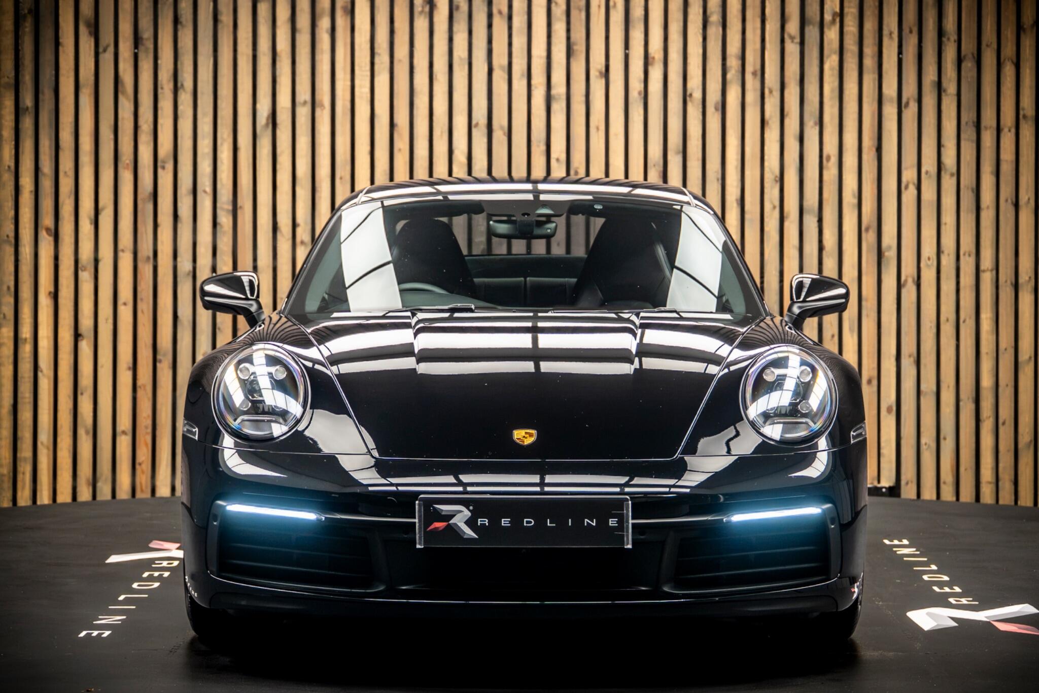 Porsche 911 view 5