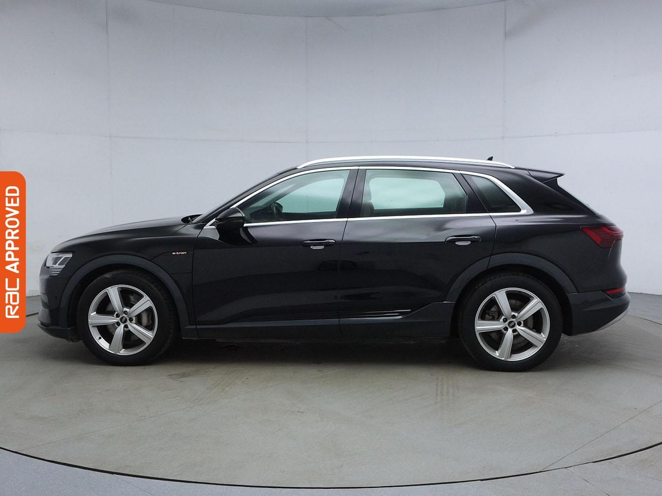 Audi E-Tron view 34