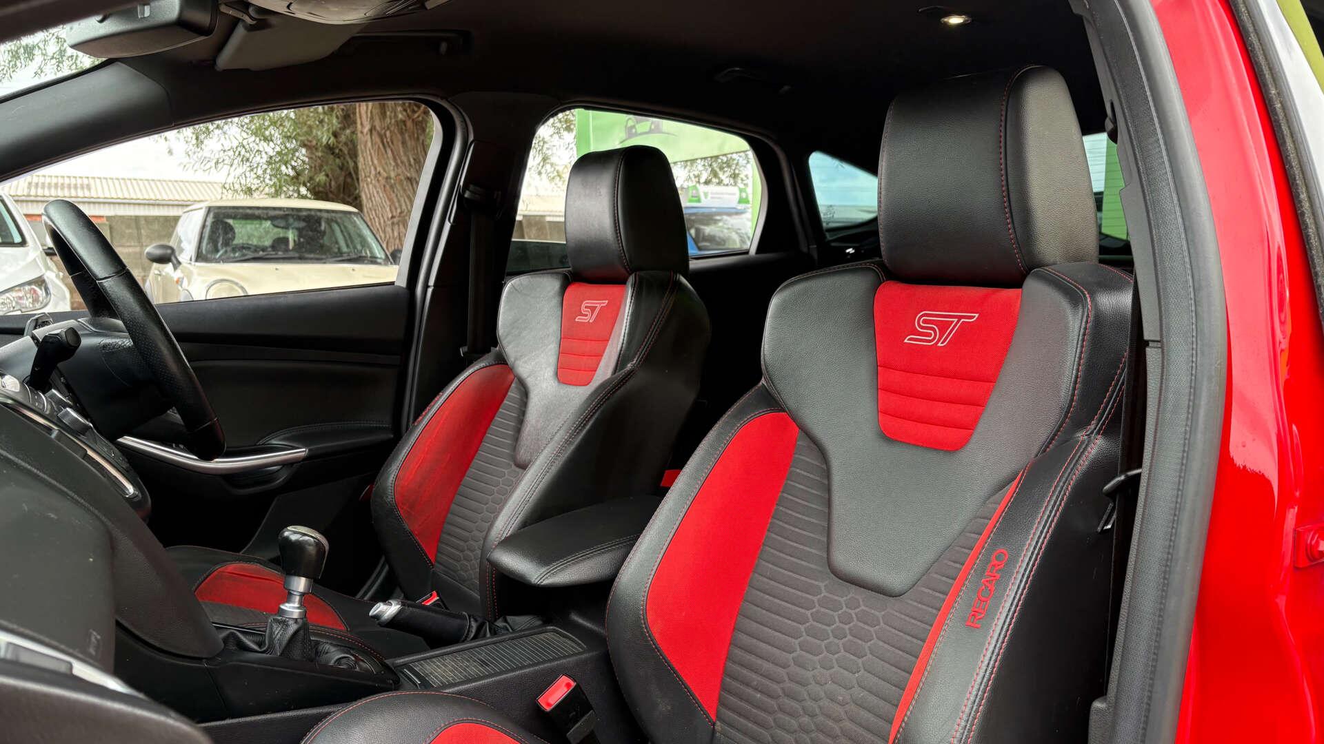 Ford Focus view 13
