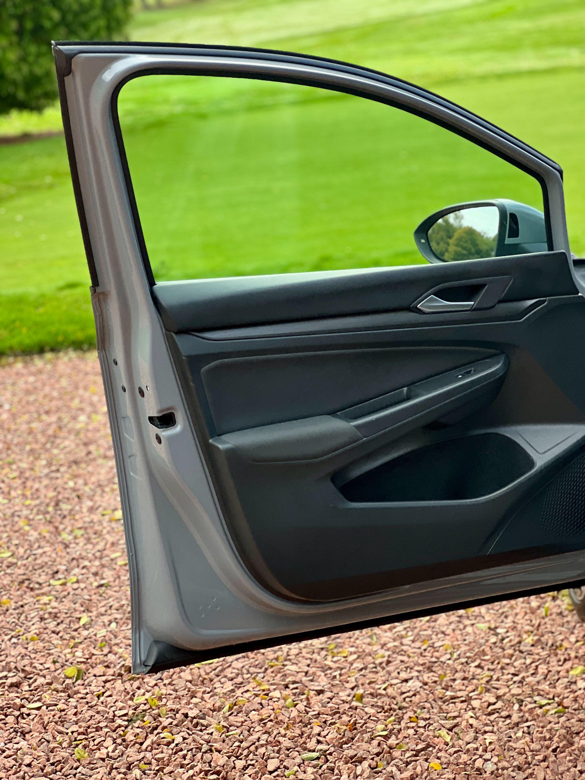 Volkswagen Golf view 32