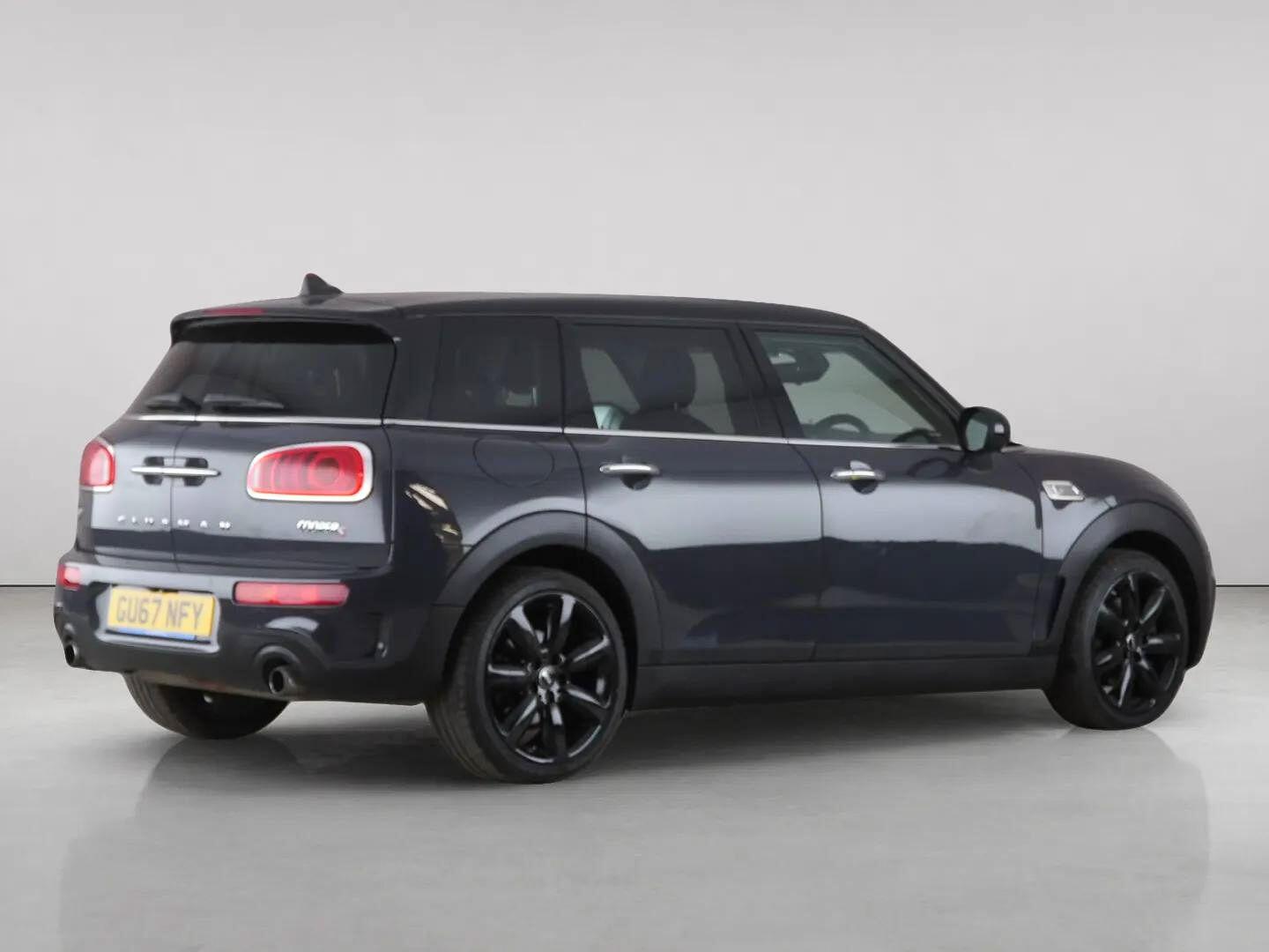 Mini Clubman view 8