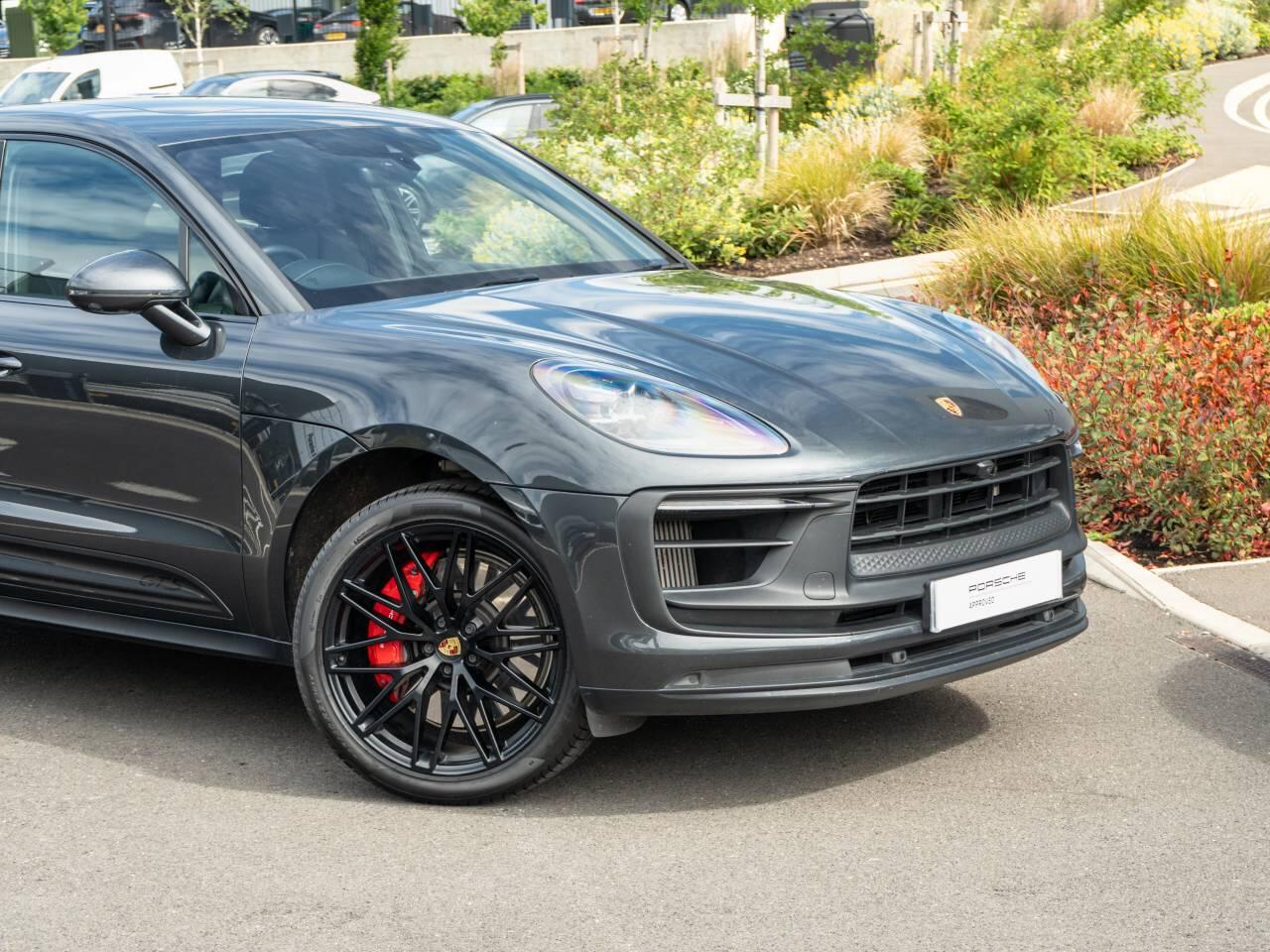 Porsche Macan view 15