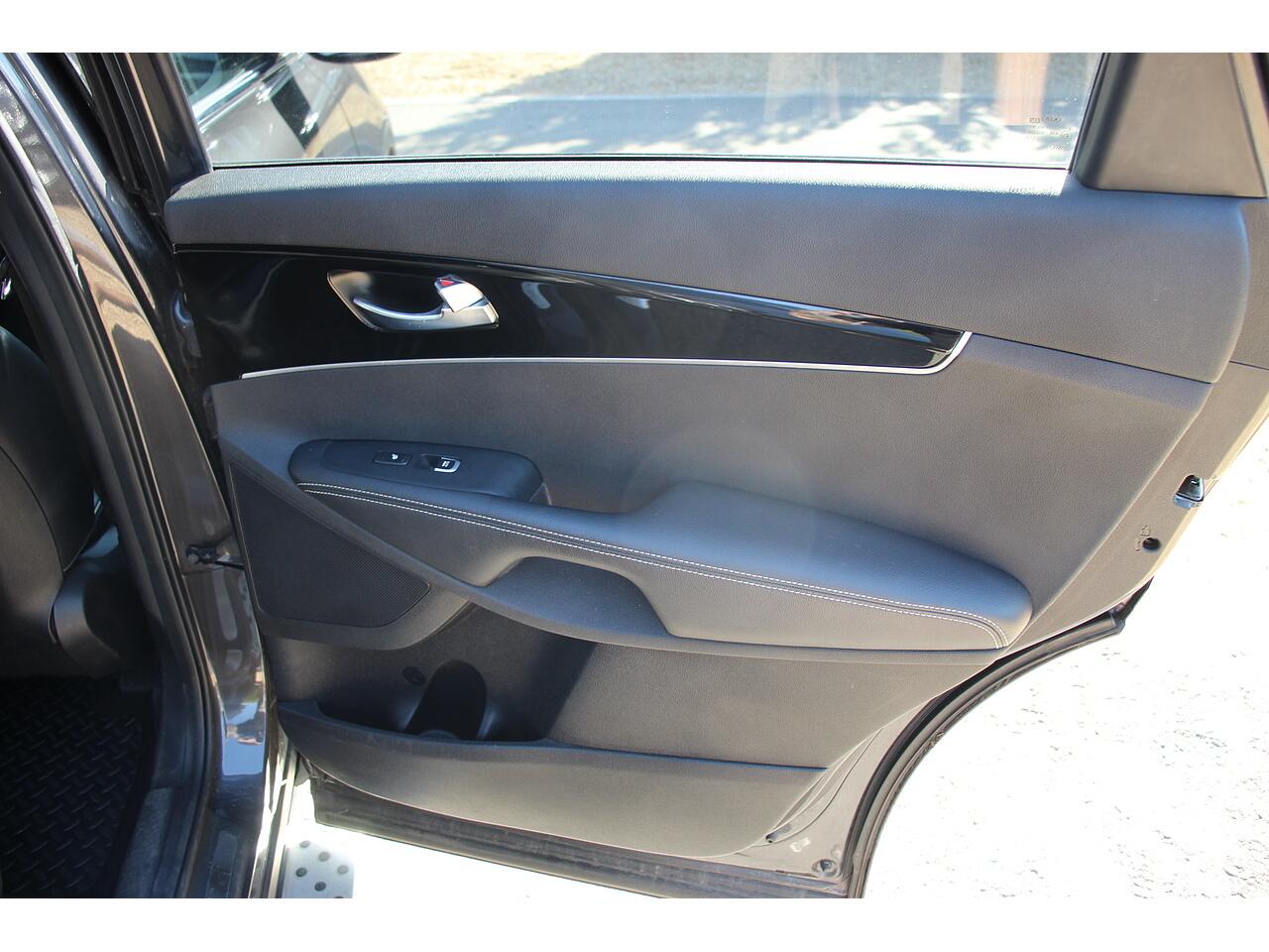 Kia Sorento view 33