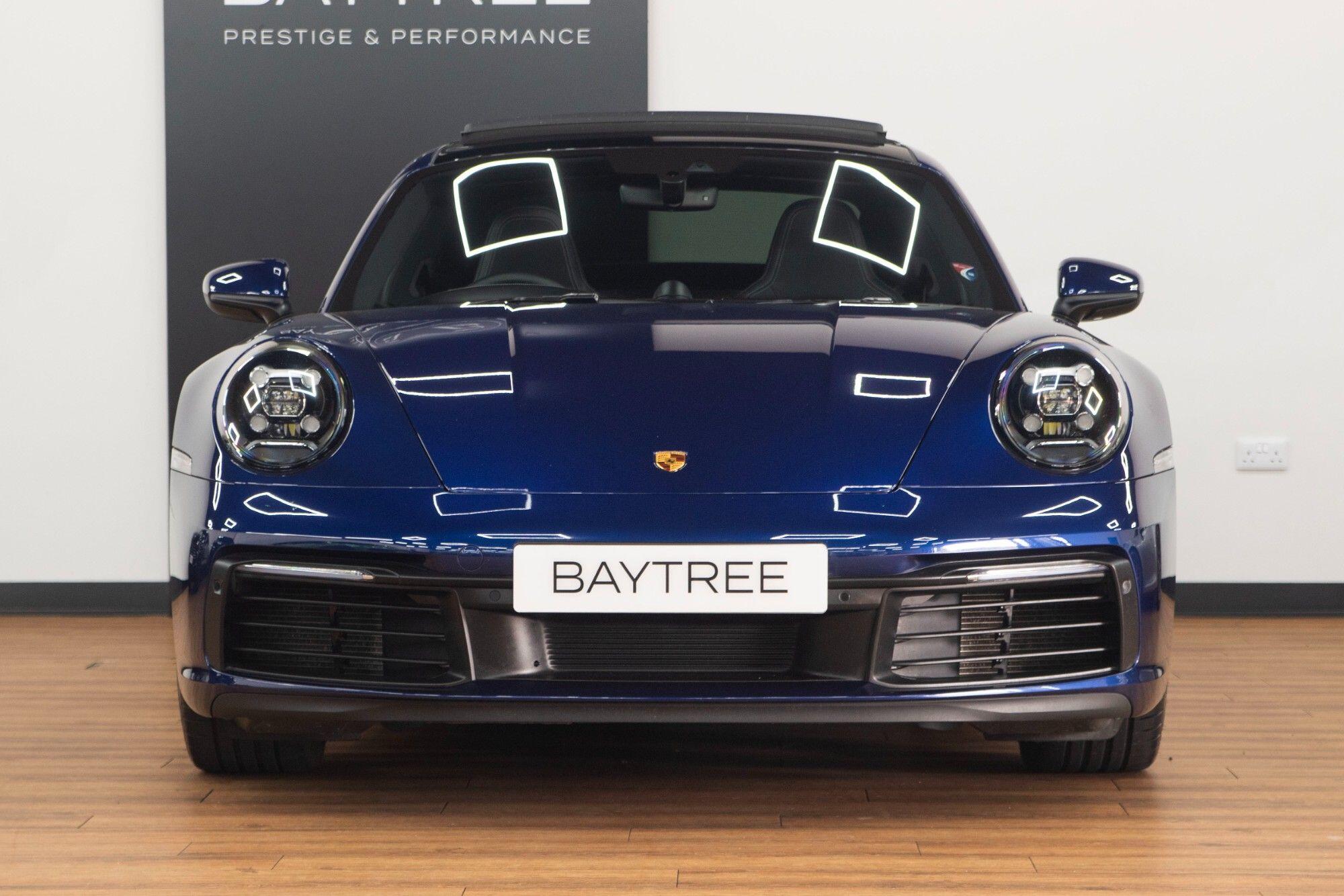 Porsche 911 view 10