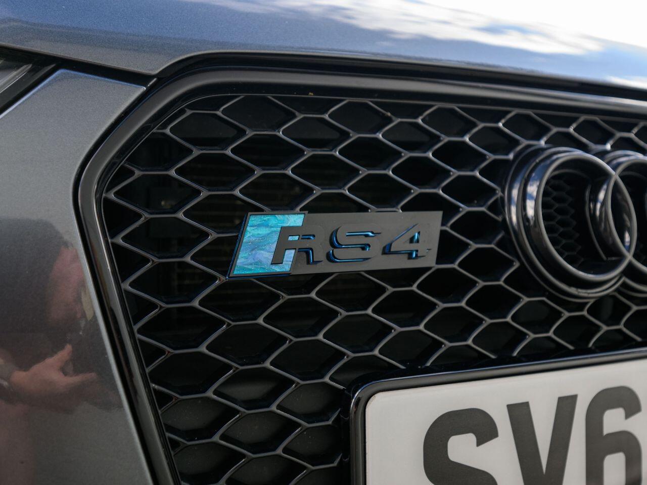 Audi RS4 view 48