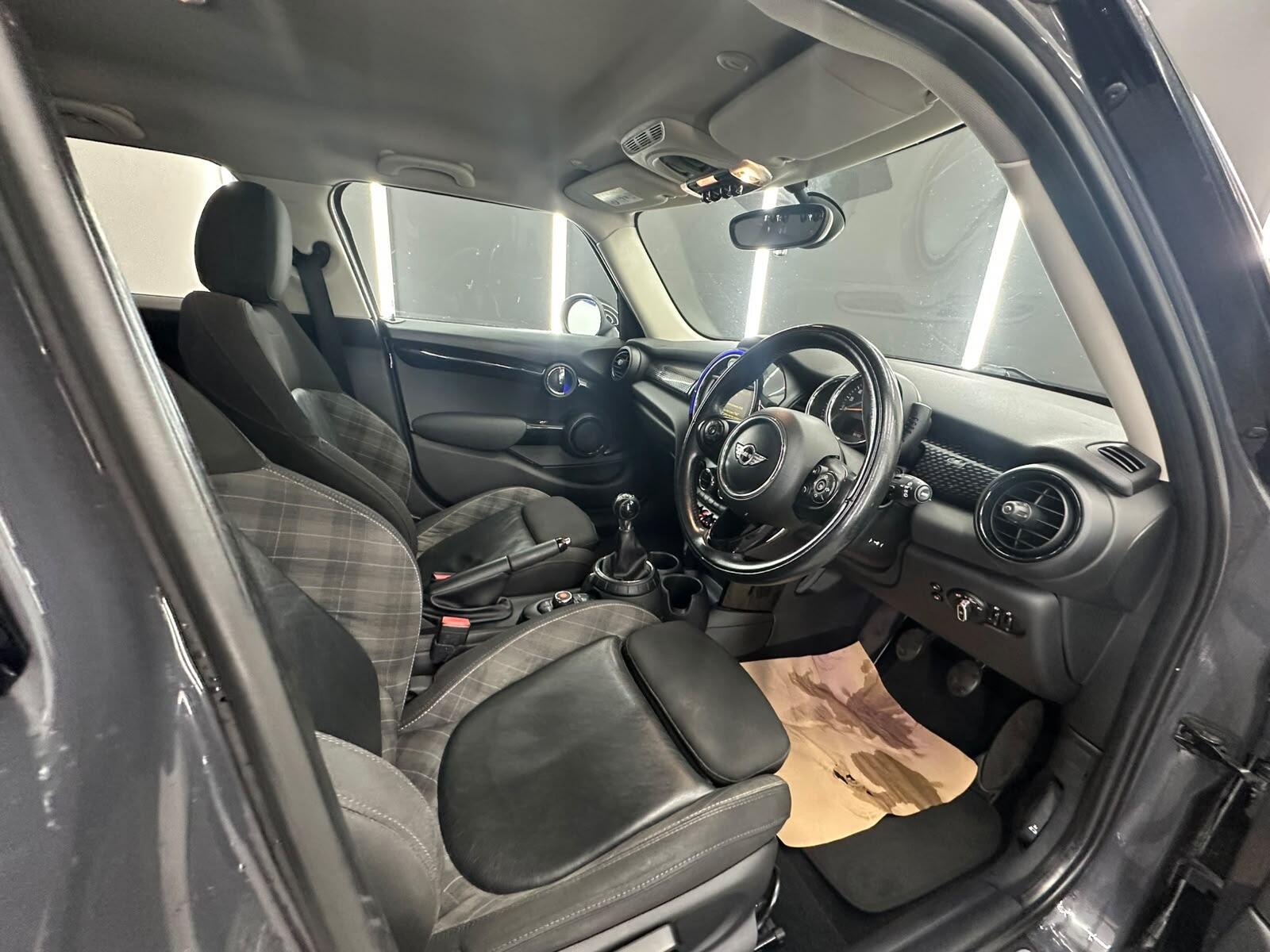 MINI Hatch view 26