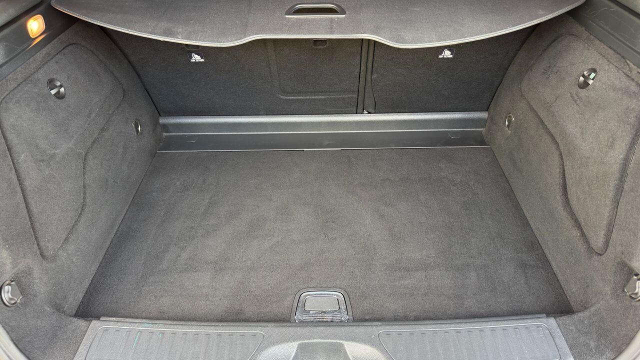 Mercedes-Benz B-Class view 33