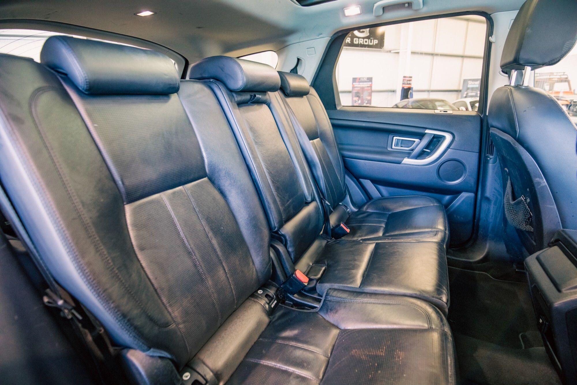 Land Rover Discovery Sport view 10