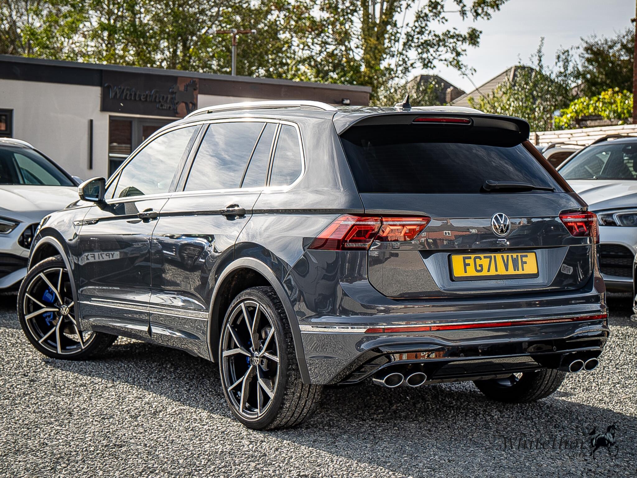 Volkswagen Tiguan view 4
