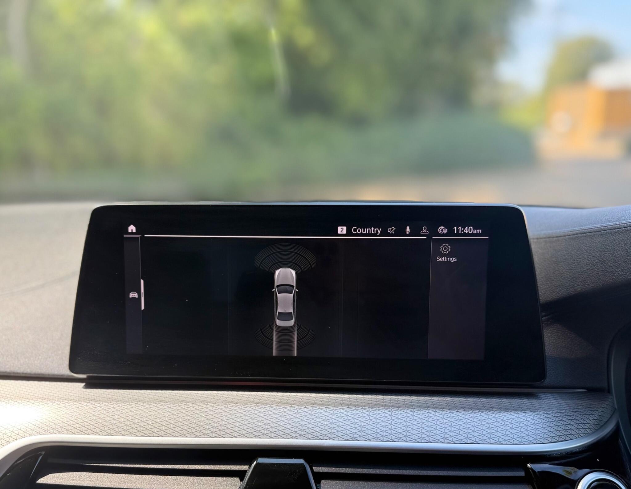 BMW 5 Series view 27