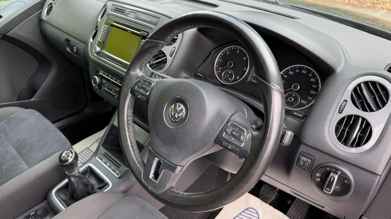Volkswagen Tiguan view 16