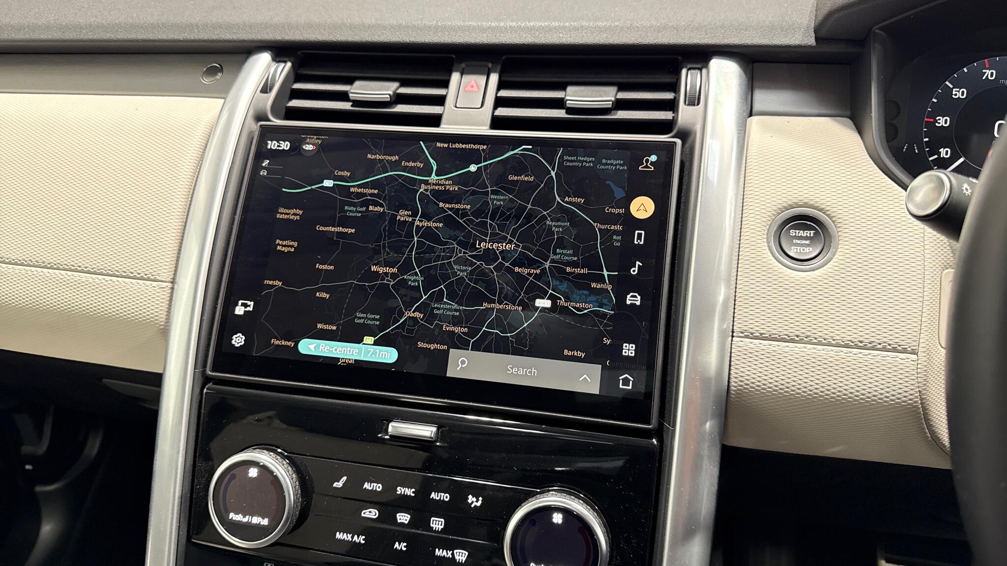 Land Rover Discovery view 11