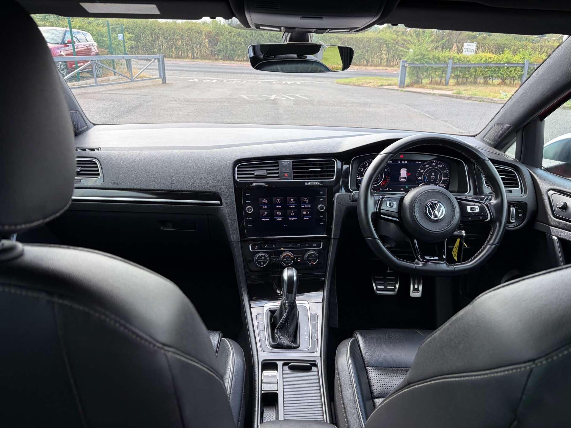 Volkswagen Golf view 31