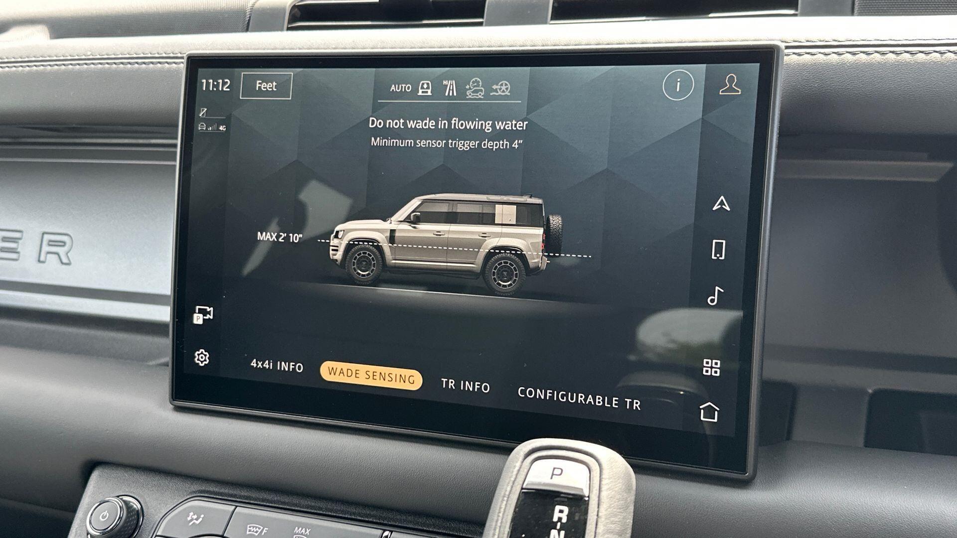 Land Rover Defender view 28