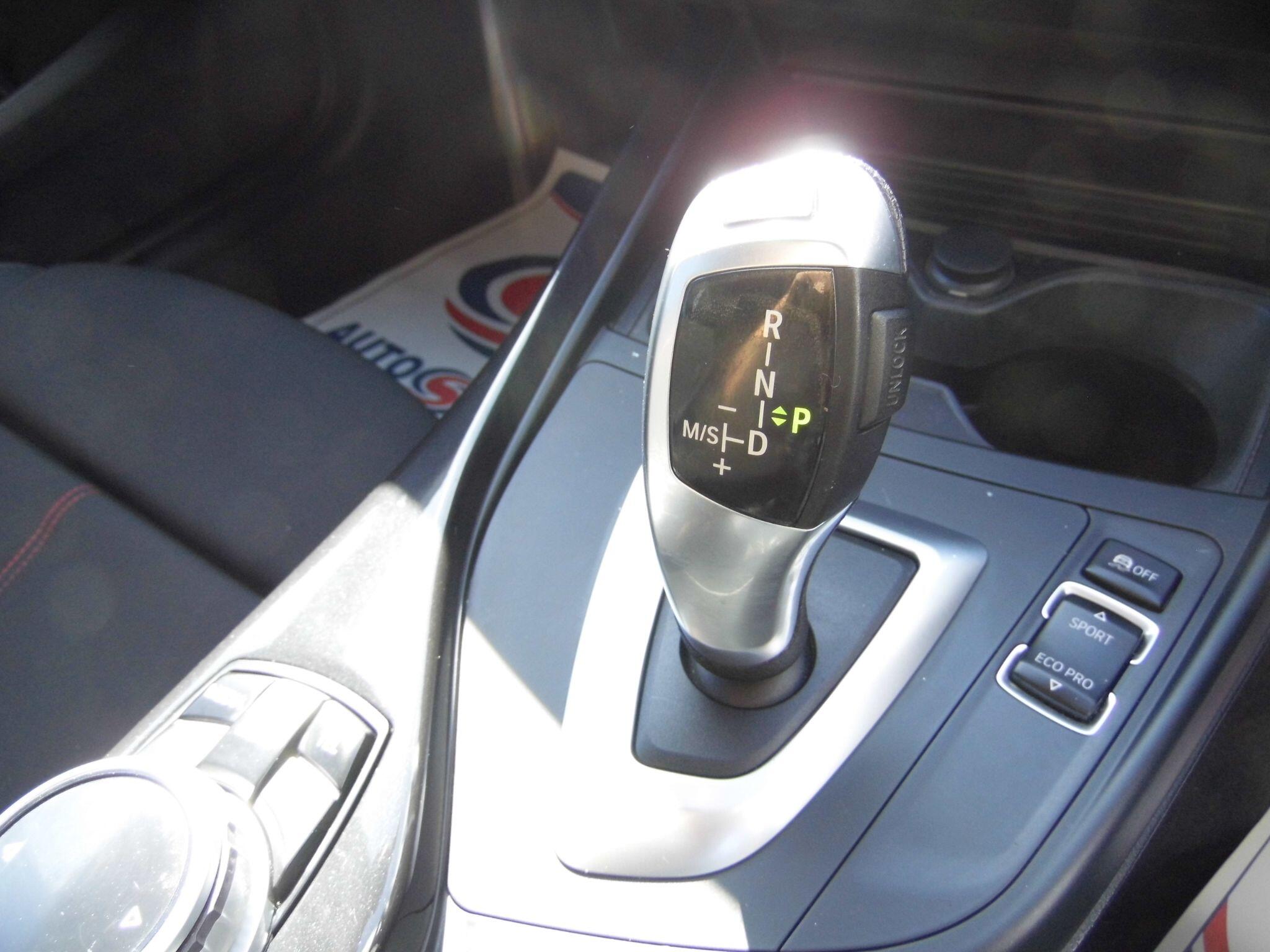 BMW 1 Series view 10