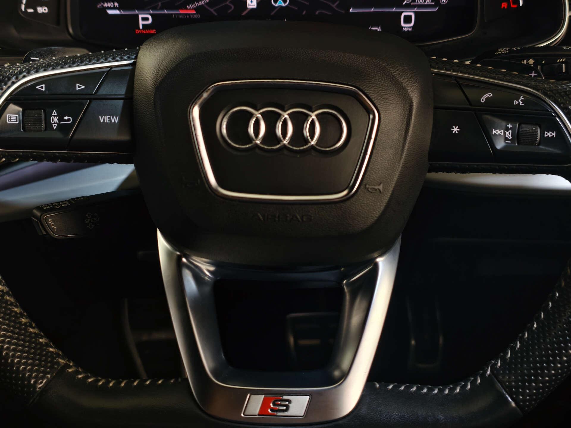 Audi SQ7 view 32