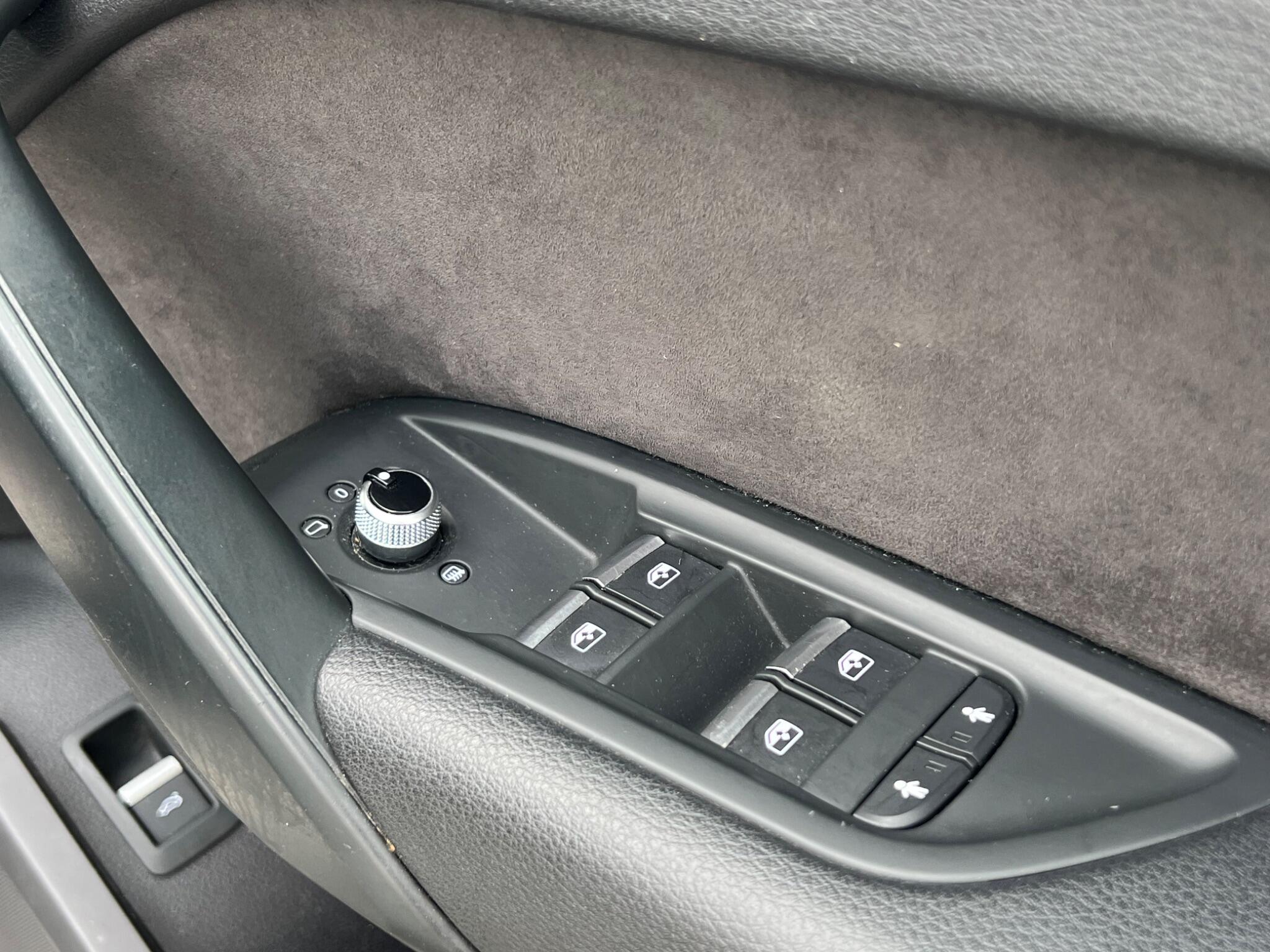 Audi Q5 view 29