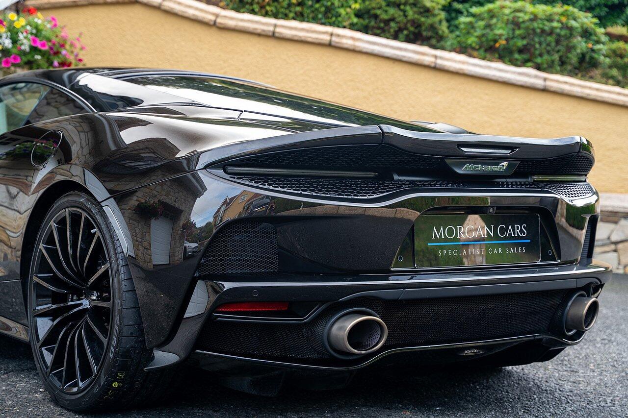 McLaren GT view 10