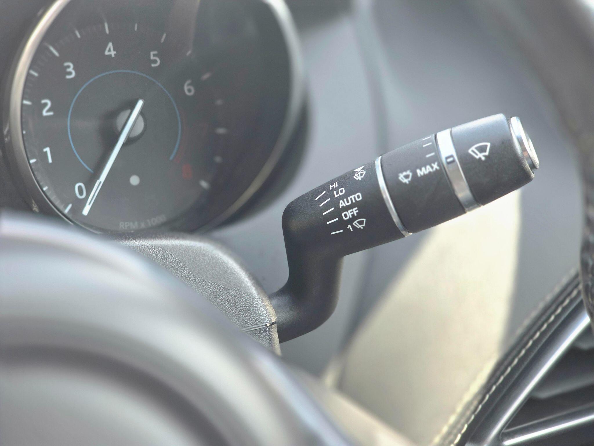 Jaguar Xe view 35