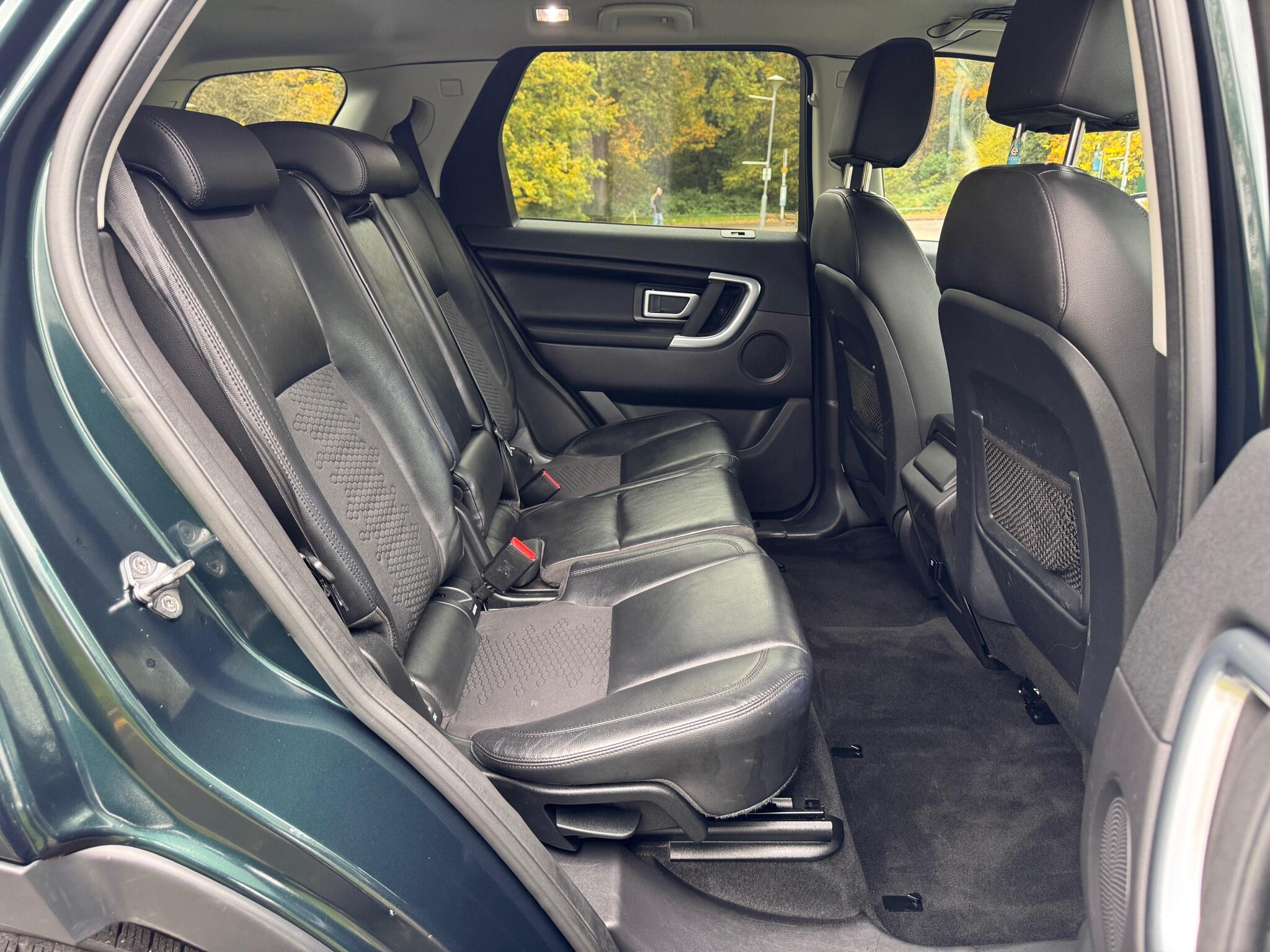 2016 Land Rover Discovery Sport 2.0 TD4 SE Tech 4WD Euro 6 (s/s) 5dr (5 Seat) • 100,000 miles image 40