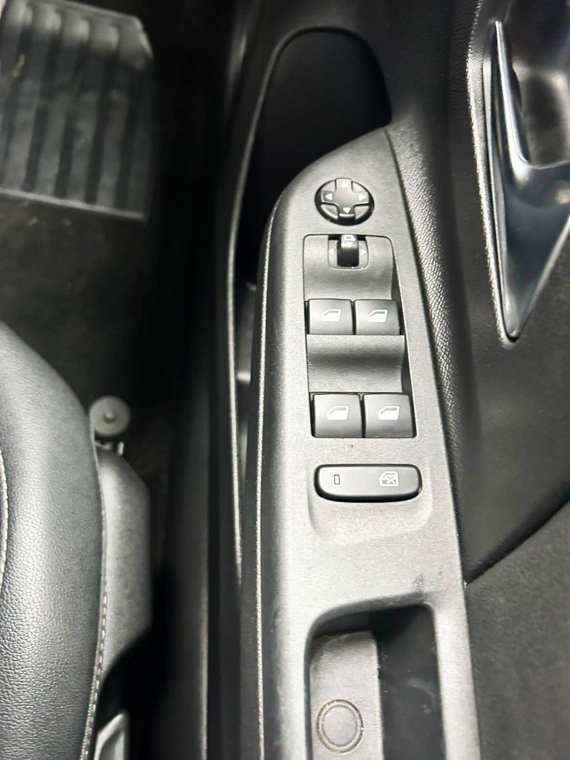 Vauxhall Corsa view 21