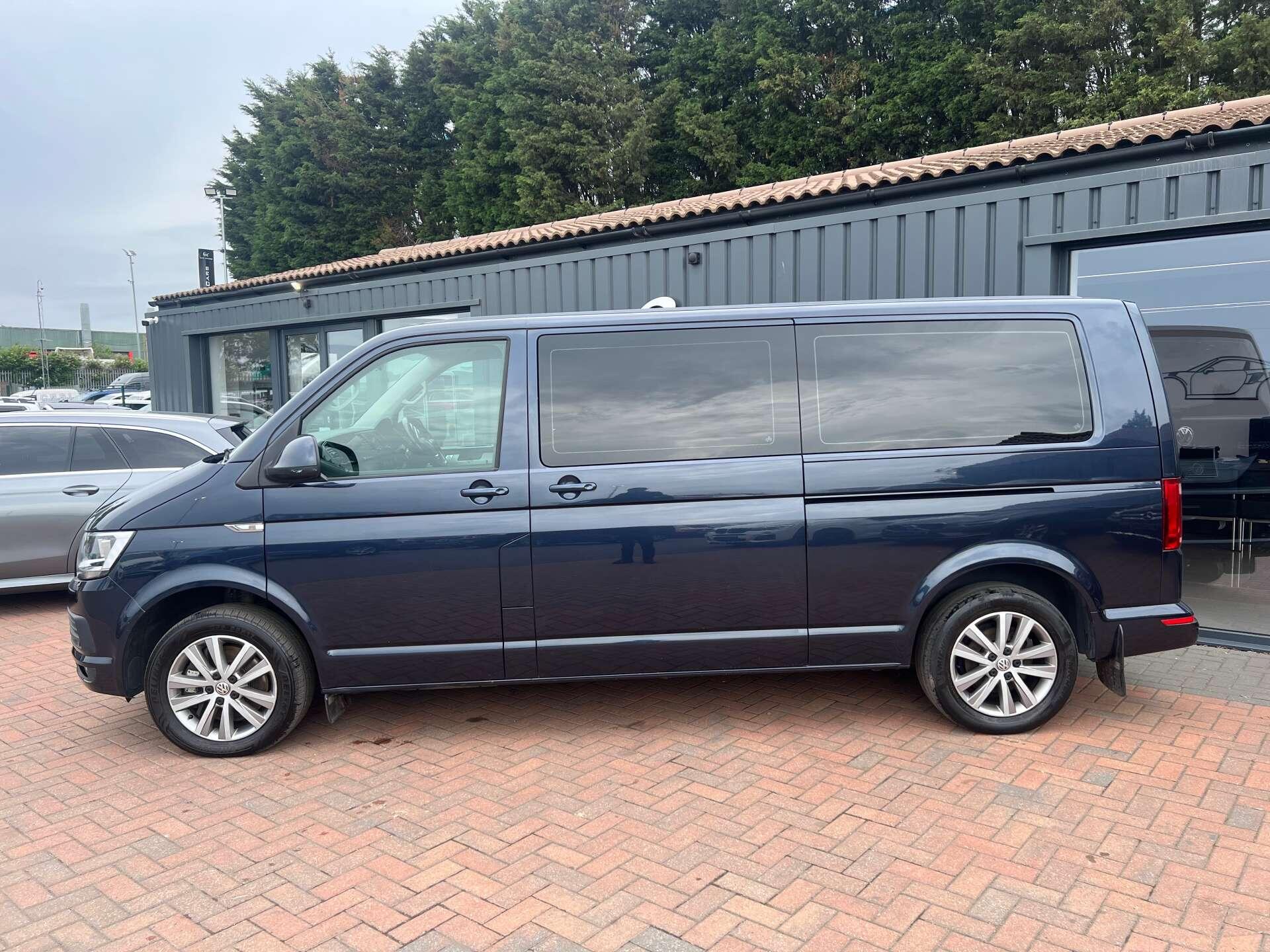 Volkswagen Caravelle view 13