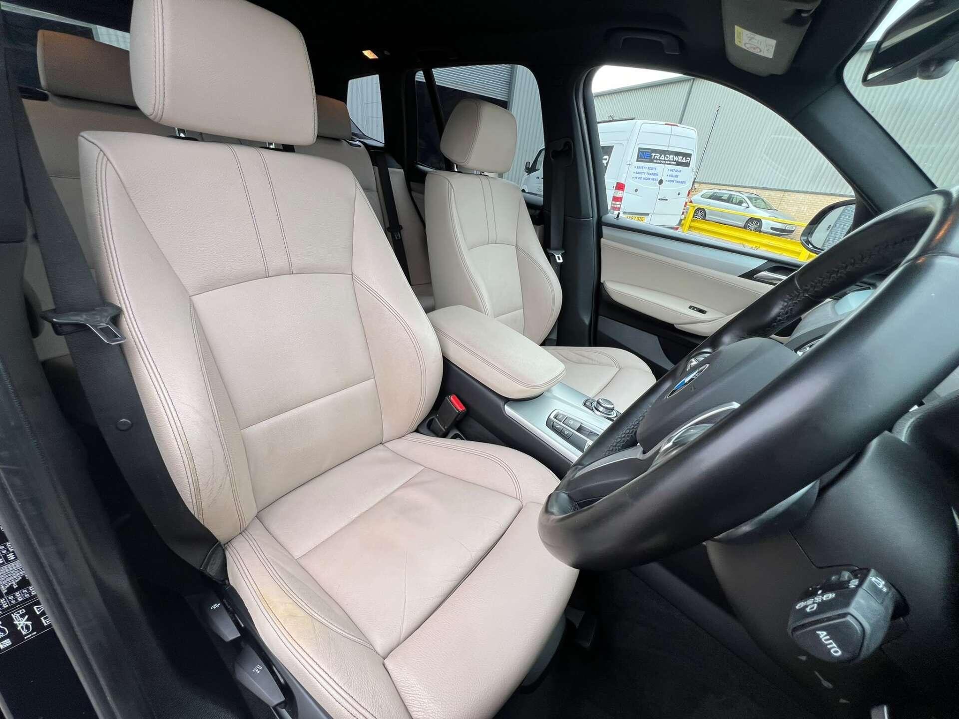 BMW X3 view 12