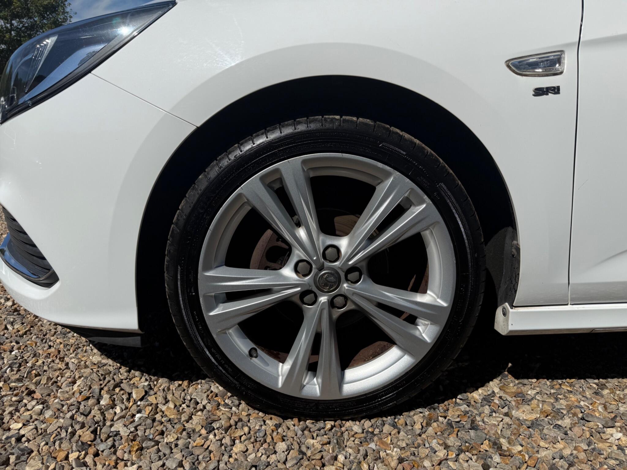Vauxhall Astra view 14