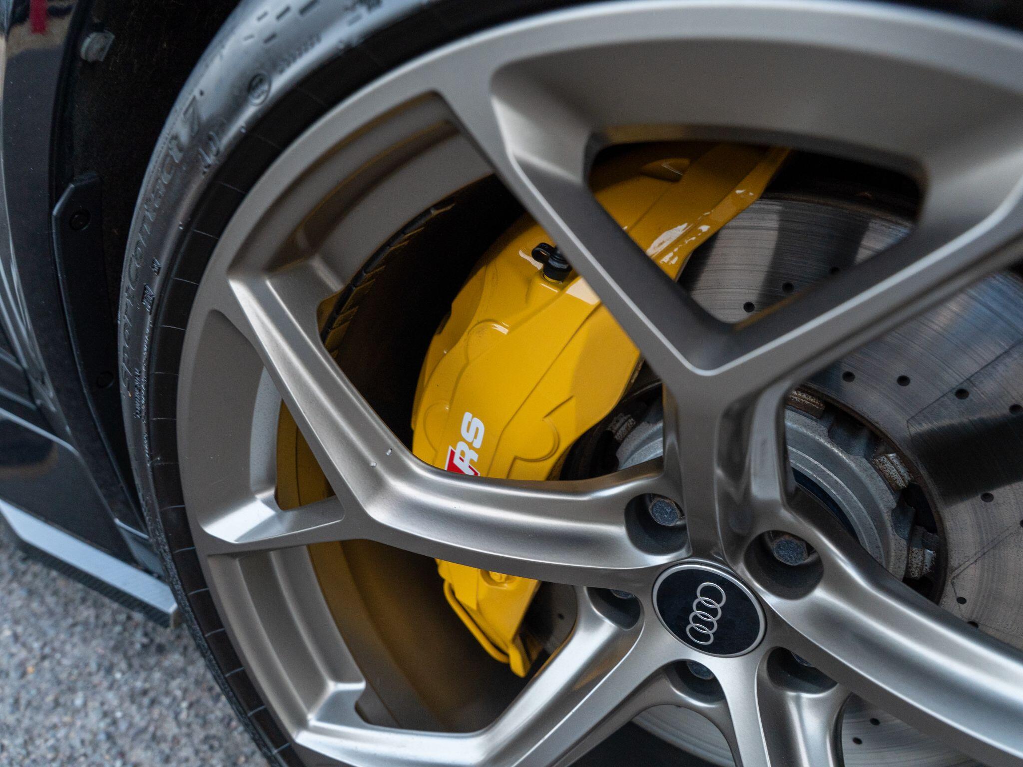 Audi RS6 Avant view 28