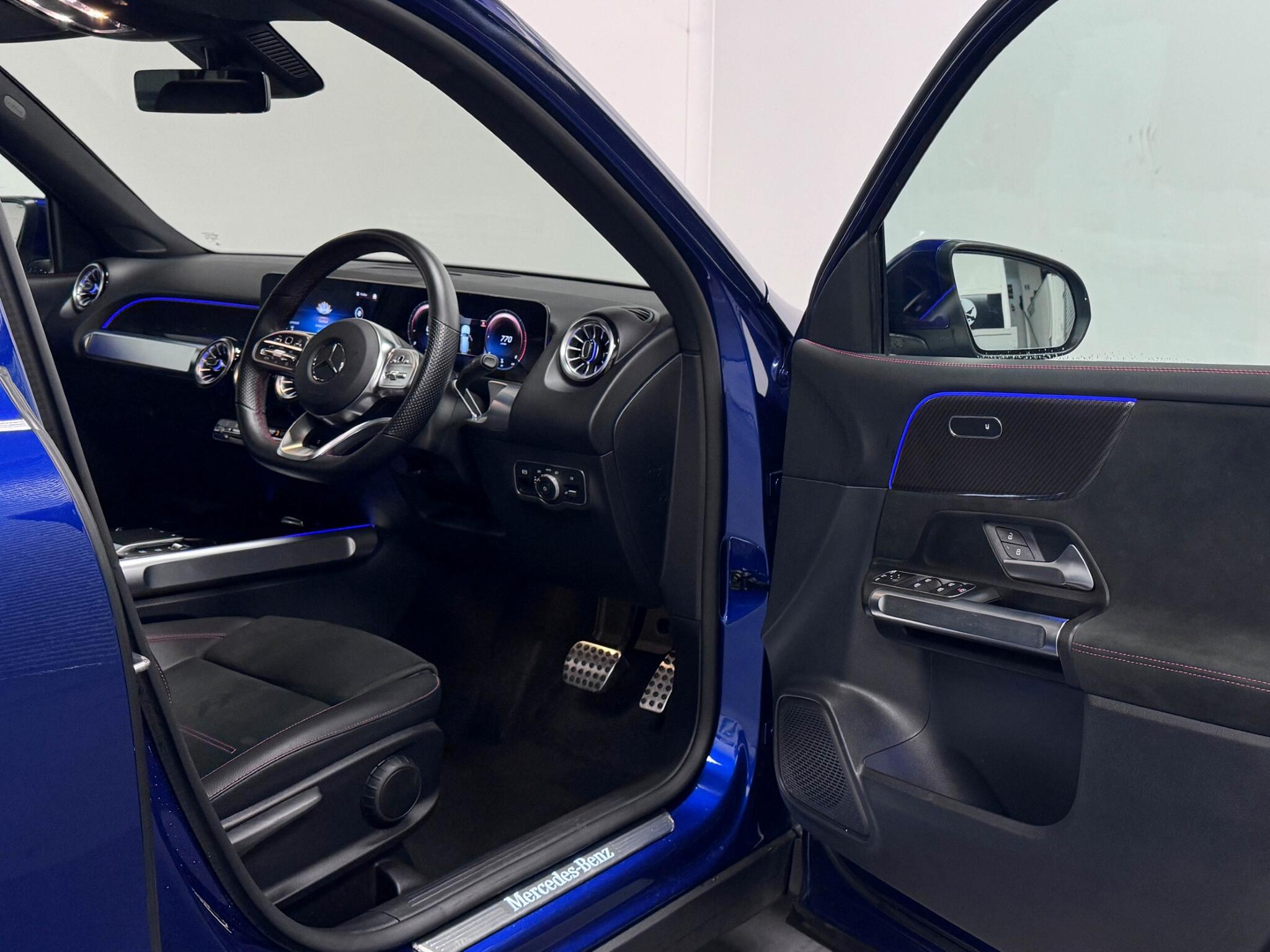 Mercedes-Benz GLB view 33