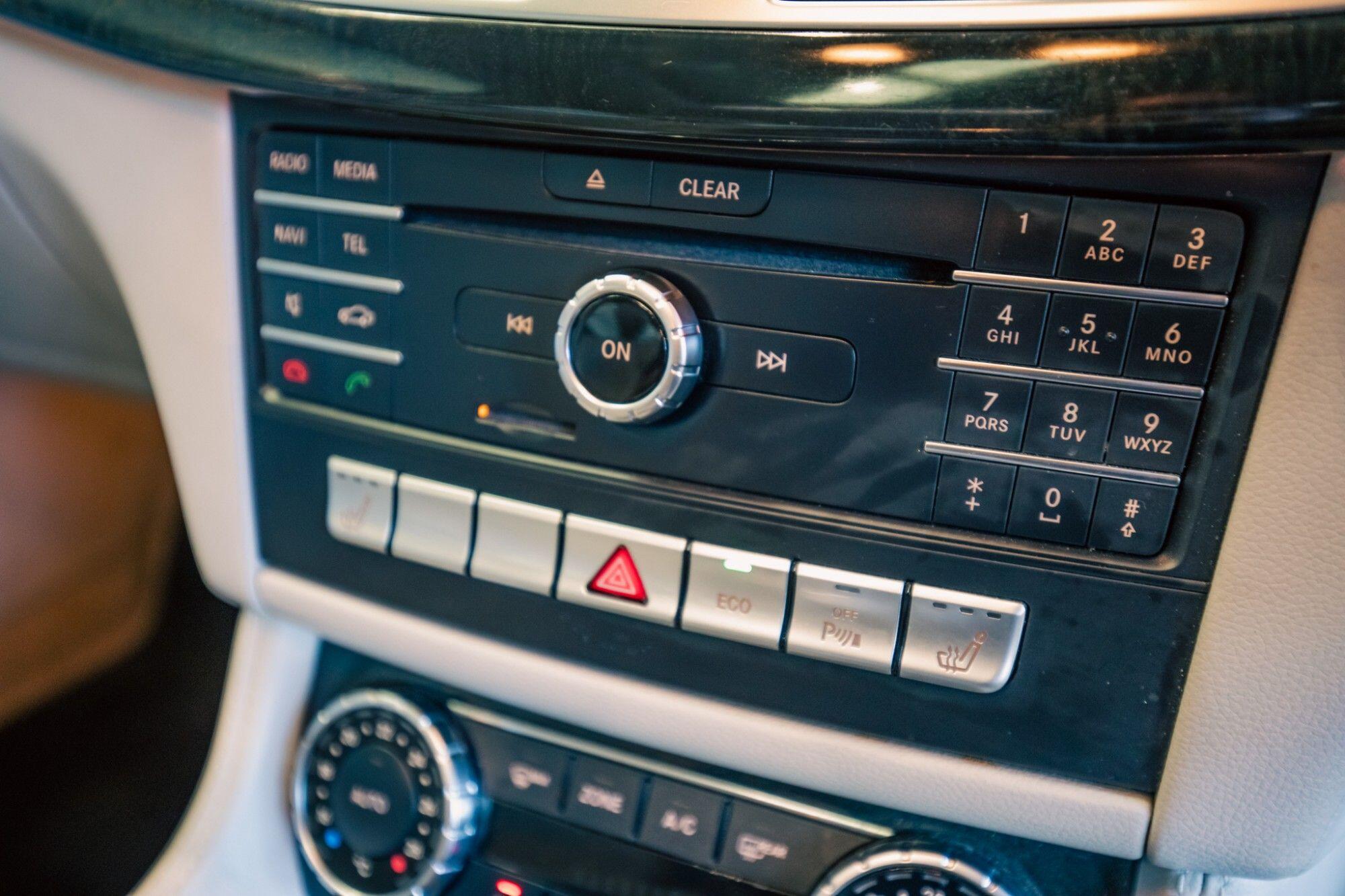Mercedes-Benz CLS view 18