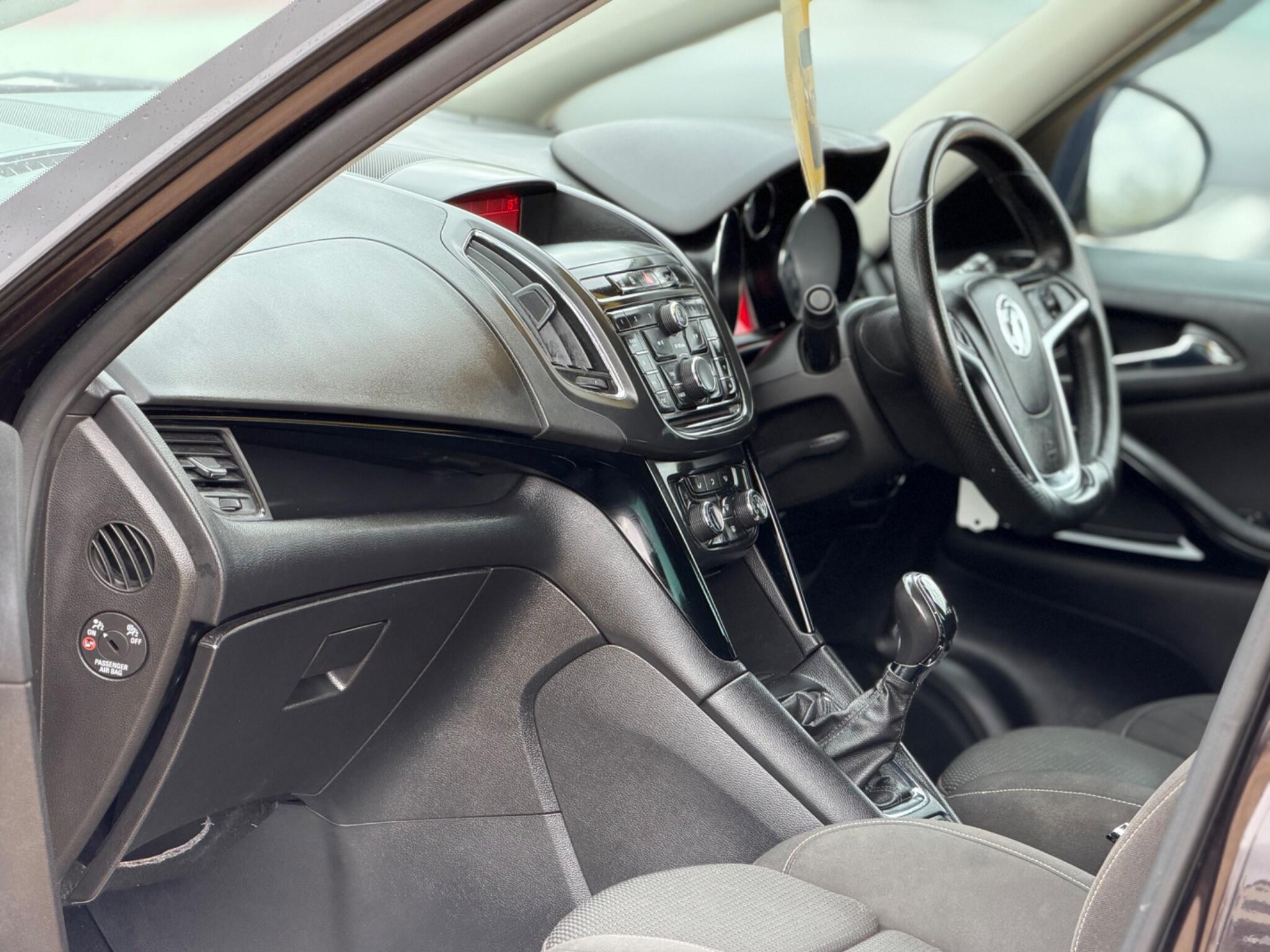 2014 Vauxhall Zafira Tourer 2.0 CDTi SRi Euro 5 5dr image 18