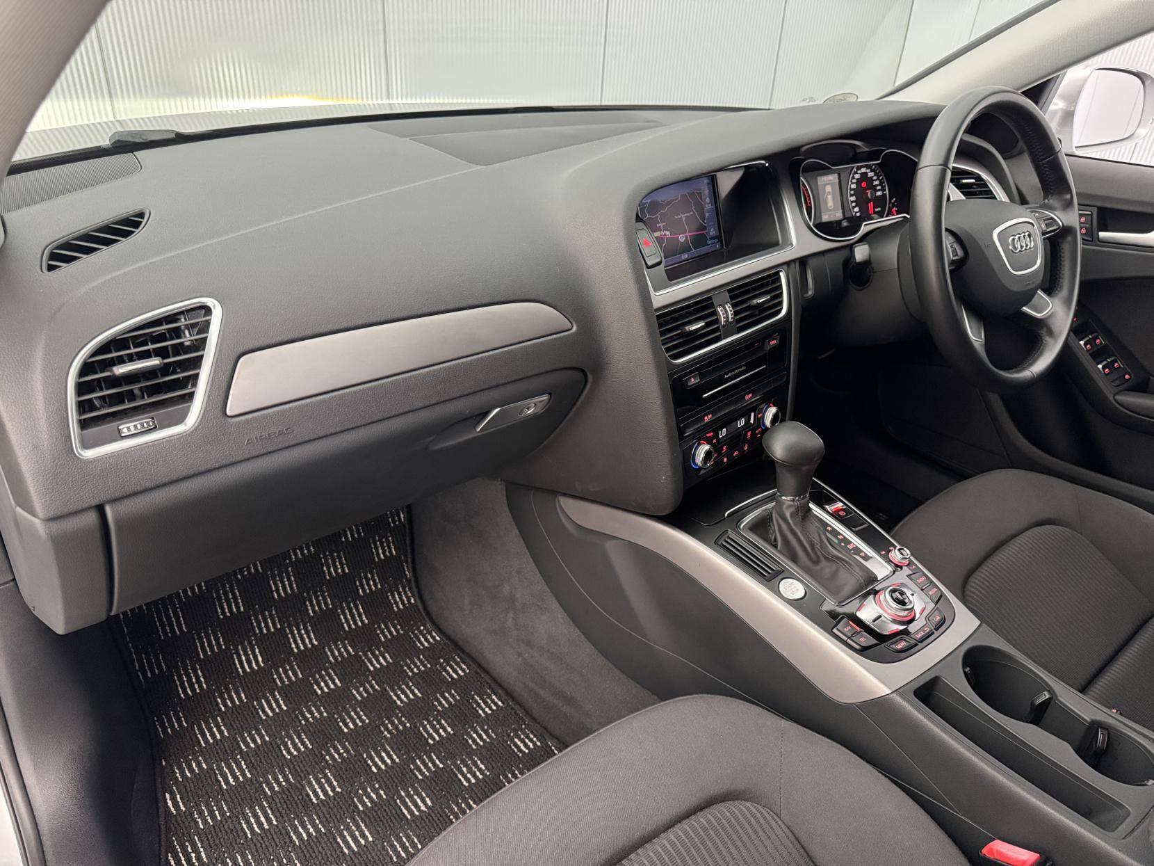 Audi A4 Avant view 63