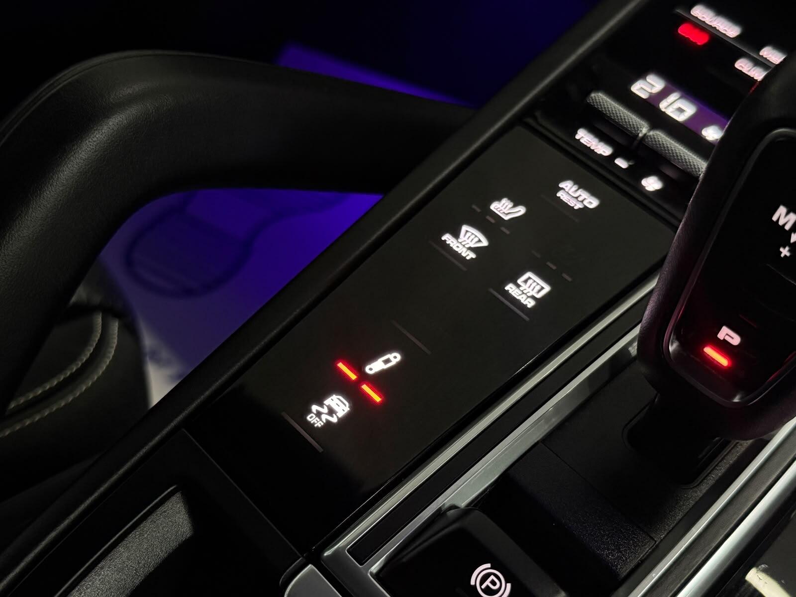 Porsche Cayenne view 24