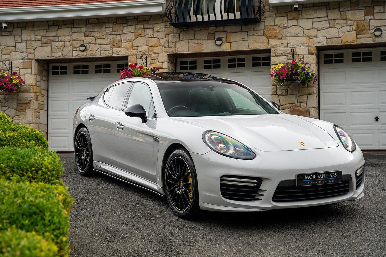Porsche Panamera view 92
