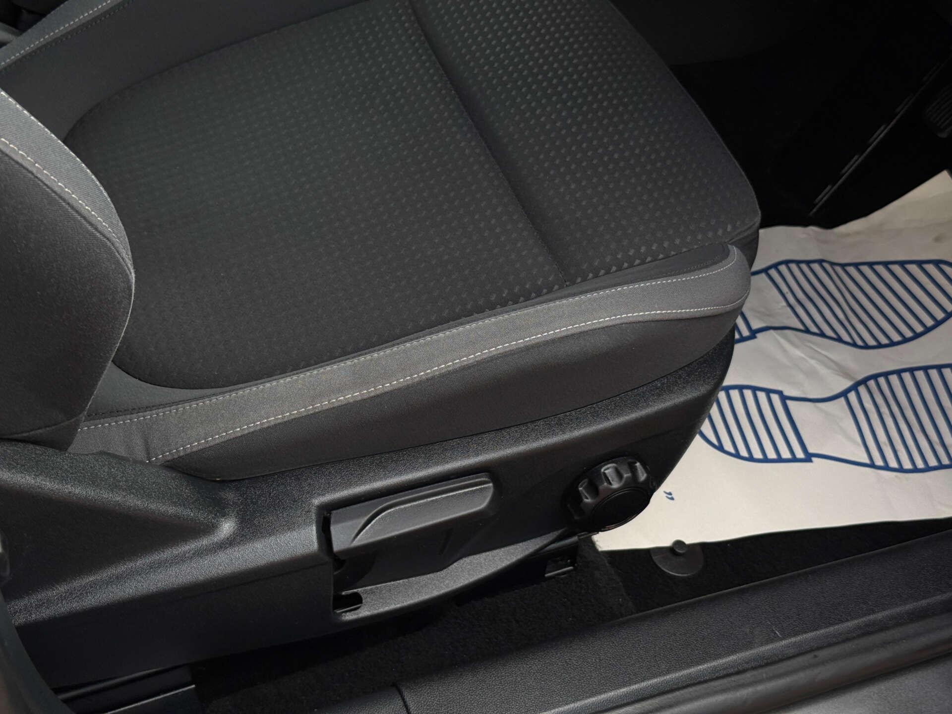 Ford Focus view 20