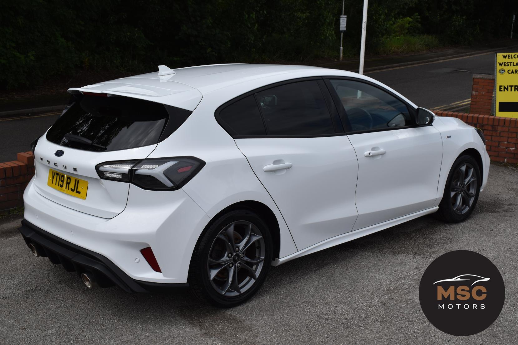Ford Focus view 19