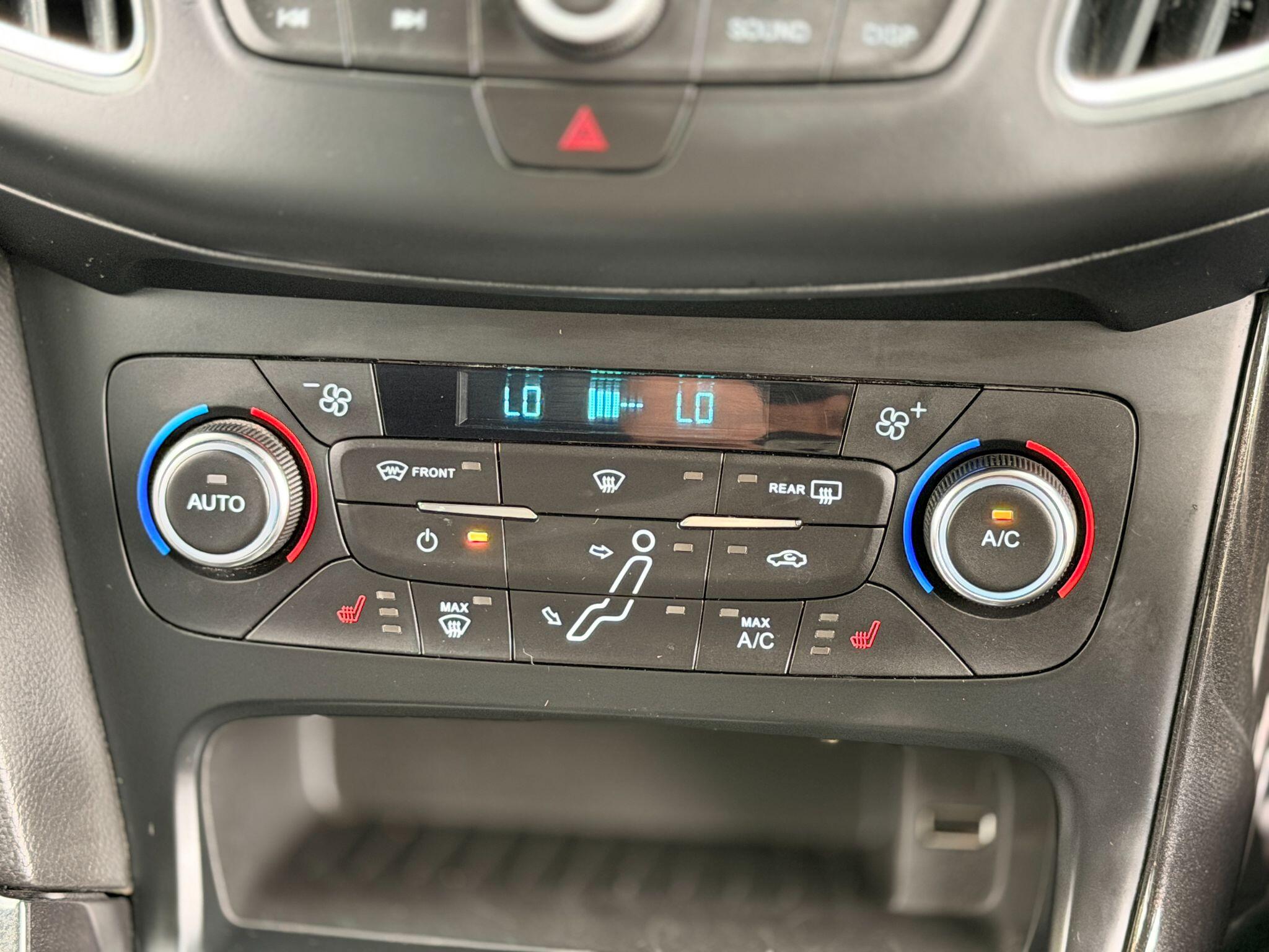 Ford Focus view 38